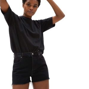 Everlane The Cheeky Denim Short in Black
